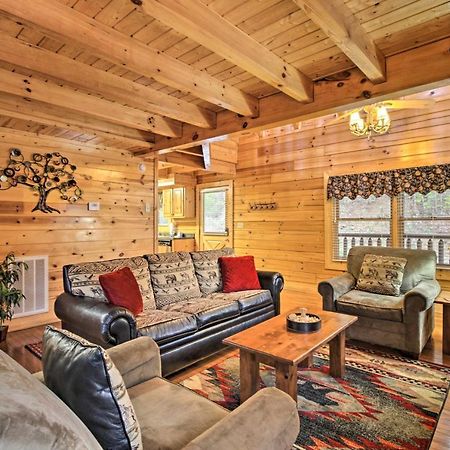 Cabin With Hot Tub About 2 Mi To Island In Pigeon Forge! Bagian luar foto