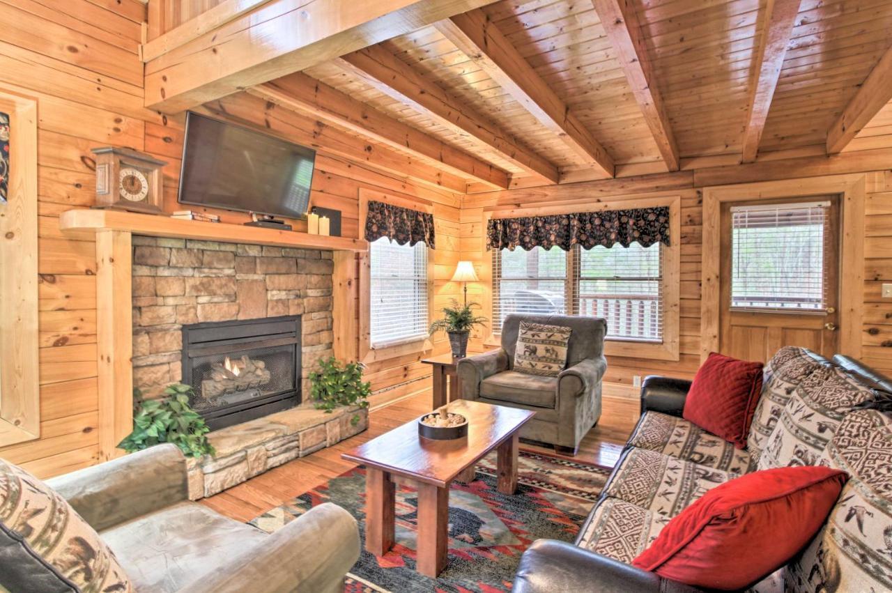 Cabin With Hot Tub About 2 Mi To Island In Pigeon Forge! Bagian luar foto